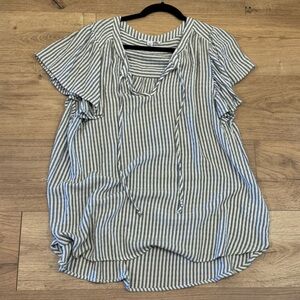 Jane and Delancey Striped Green and White V neck Top L 29 inches P2P 23 inches